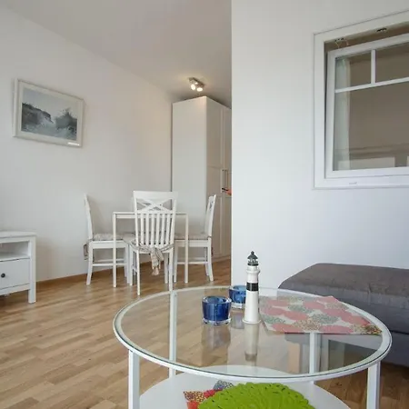 Strandhotel-heiligenhafen-wohnung-307-albatros-typ-iii Апартаменты 4*